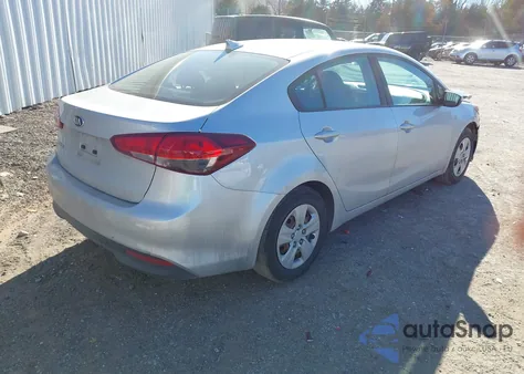 2018 Kia Forte Lx z USA, uszkodzony, nr VIN 3KPFL4A7XJE218220
